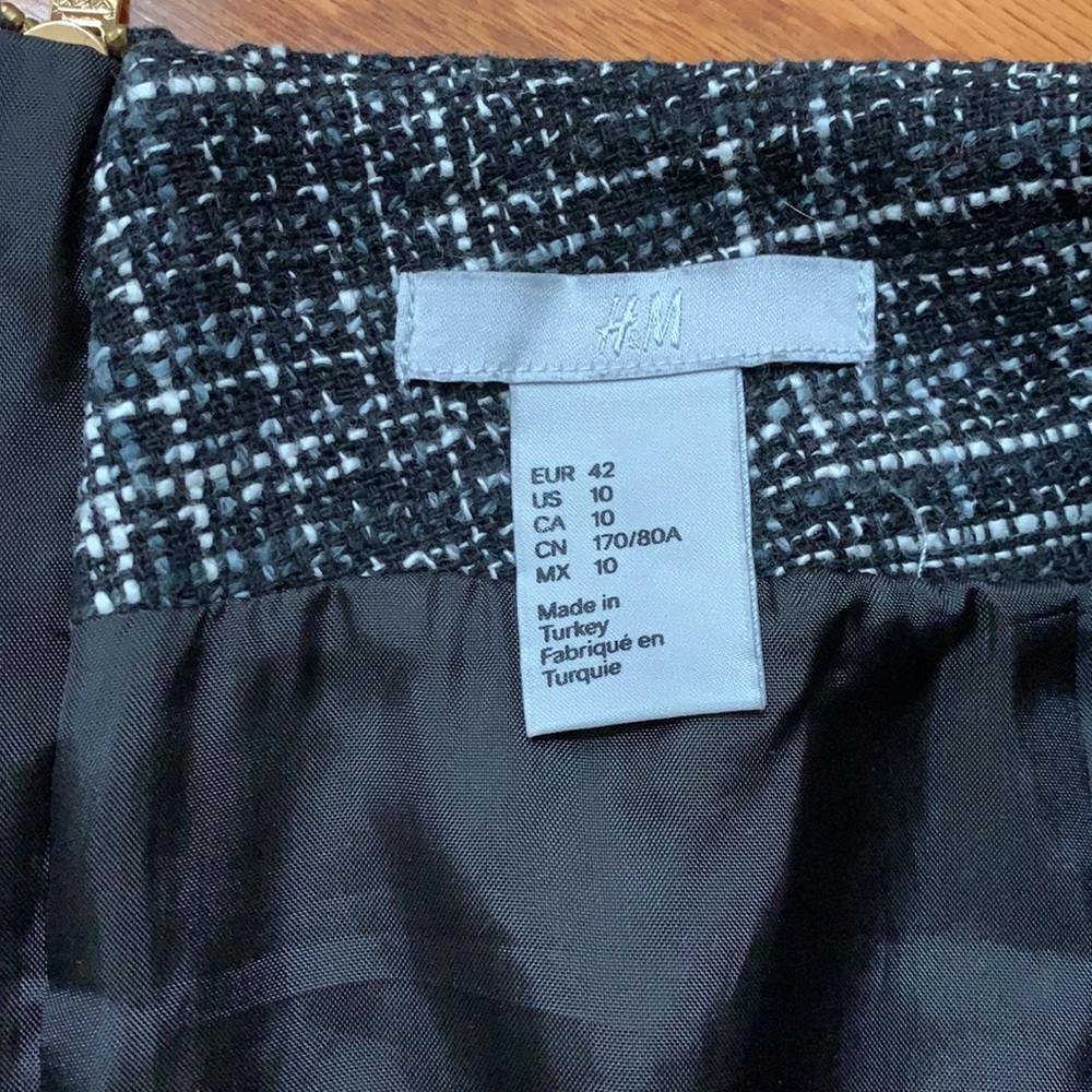 Mini skirt - Picture 2 of 4
